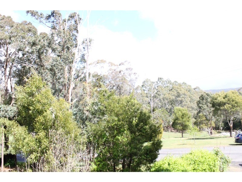 32 Byres  Road, Blackwood VIC 3458