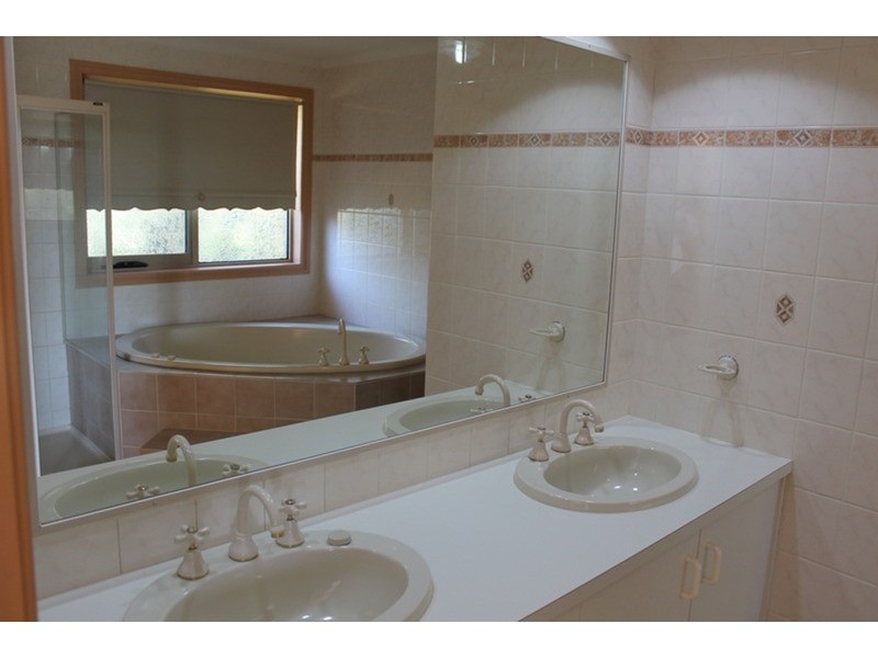 5 Manning Boulevard, Bacchus Marsh VIC 3340