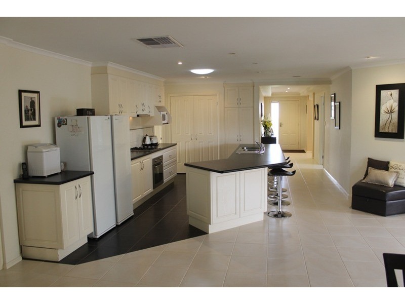 86 Clifton Drive, Bacchus Marsh VIC 3340