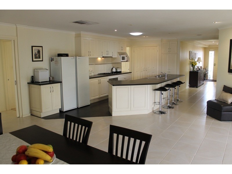 86 Clifton Drive, Bacchus Marsh VIC 3340
