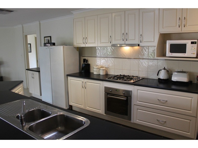 86 Clifton Drive, Bacchus Marsh VIC 3340