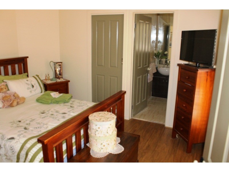 2/12 Higgins Court, Bacchus Marsh VIC 3340