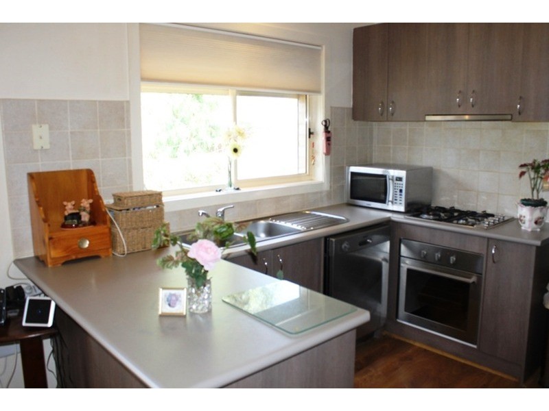 2/12 Higgins Court, Bacchus Marsh VIC 3340