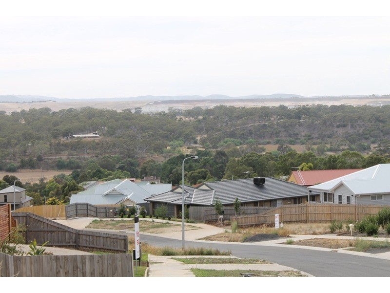 61 Riversdale Crescent, Bacchus Marsh VIC 3340