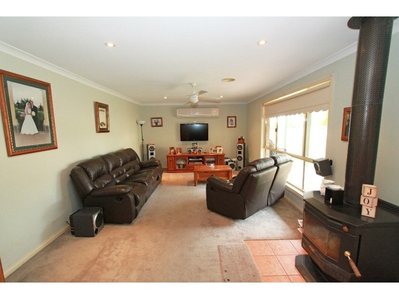 4 Ball Court, Bacchus Marsh VIC 3340
