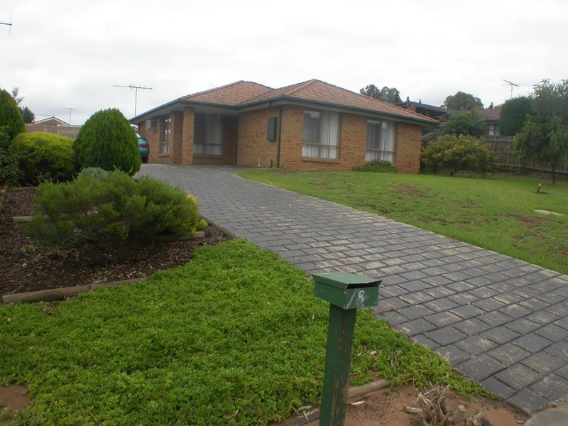 8 McLeod Drive, Bacchus Marsh VIC 3340