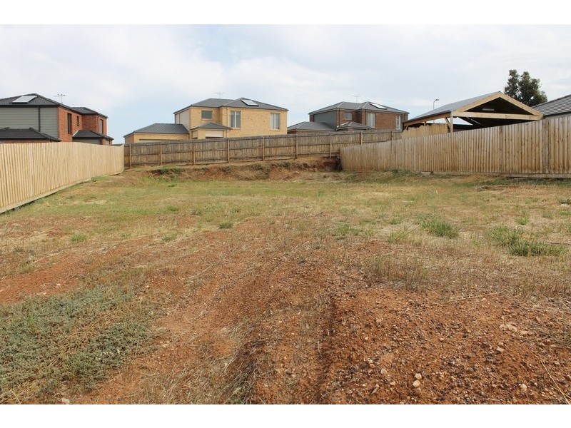 35 Silverdale Drive, Bacchus Marsh VIC 3340