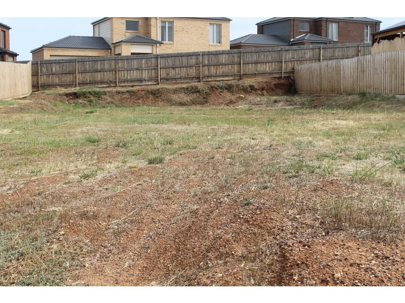 35 Silverdale Drive, Bacchus Marsh VIC 3340