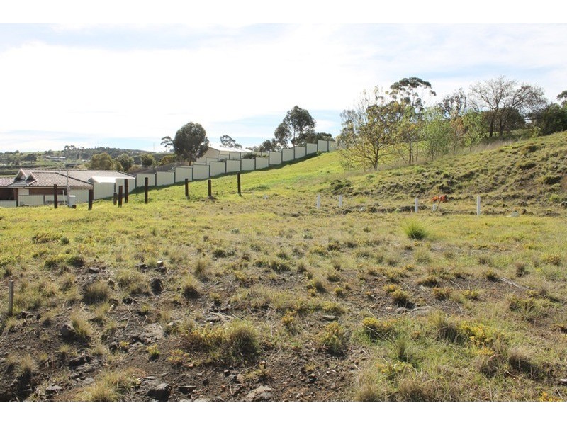 12 Rosehill Drive, Bacchus Marsh VIC 3340