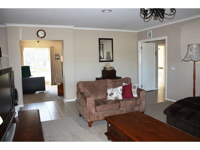 53 Muddy Lane, Myrniong VIC 3341