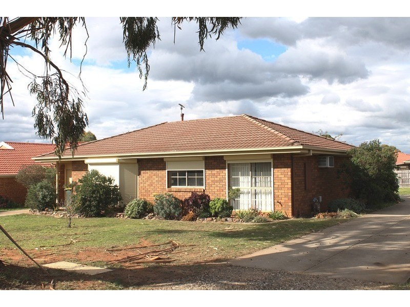 1/168 Gisborne Road, Darley VIC 3340