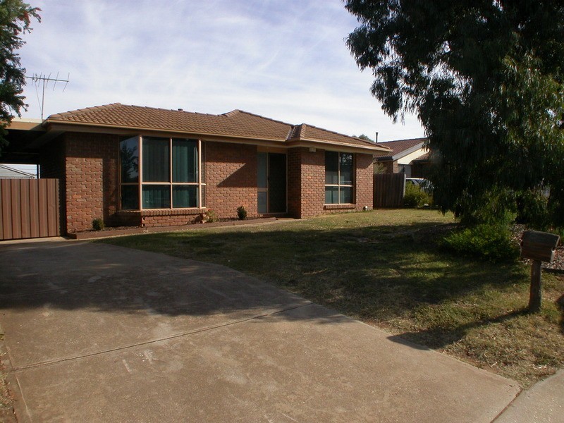 9 Sheldon Avenue, Bacchus Marsh VIC 3340