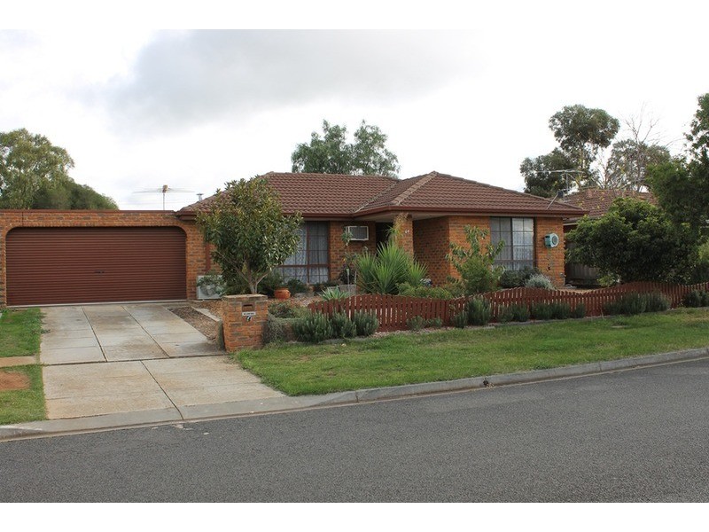64 Jonathan Drive, Bacchus Marsh VIC 3340