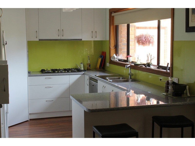 64 Jonathan Drive, Bacchus Marsh VIC 3340
