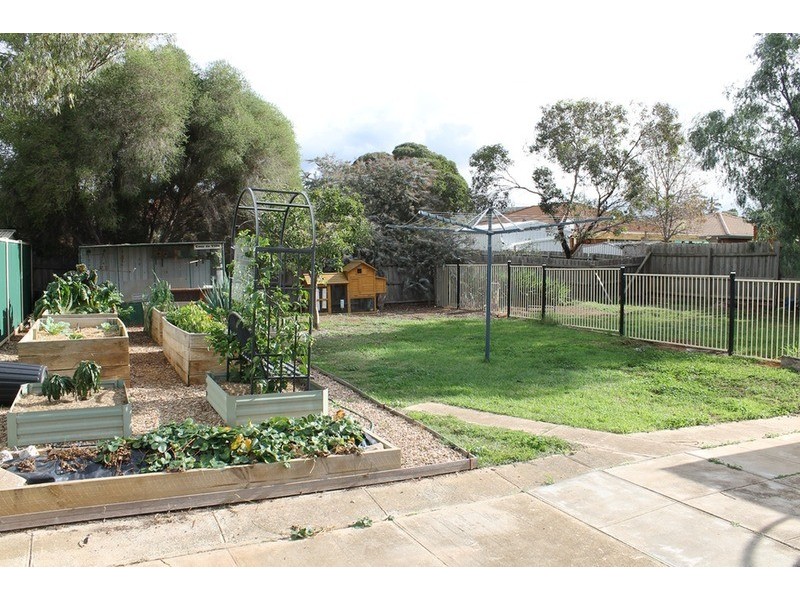 64 Jonathan Drive, Bacchus Marsh VIC 3340