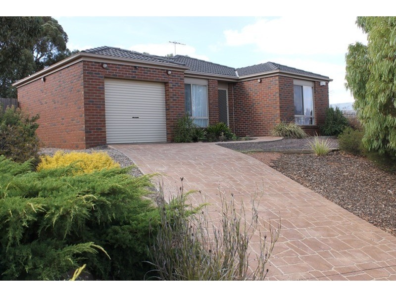 13 McLennan Avenue, Bacchus Marsh VIC 3340