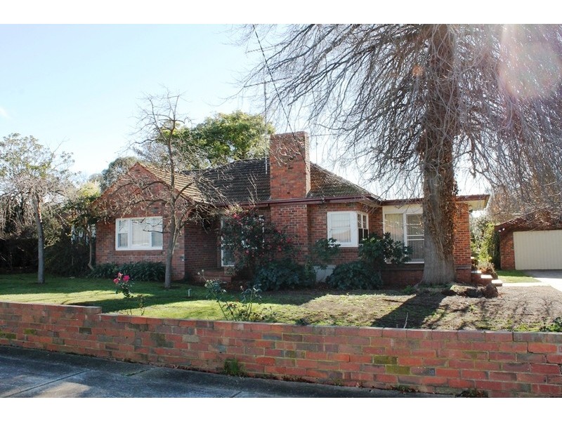 24 Manor Street, Bacchus Marsh VIC 3340