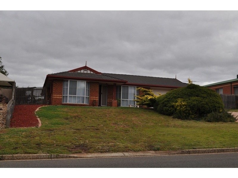 65 Cairns Drive, Bacchus Marsh VIC 3340