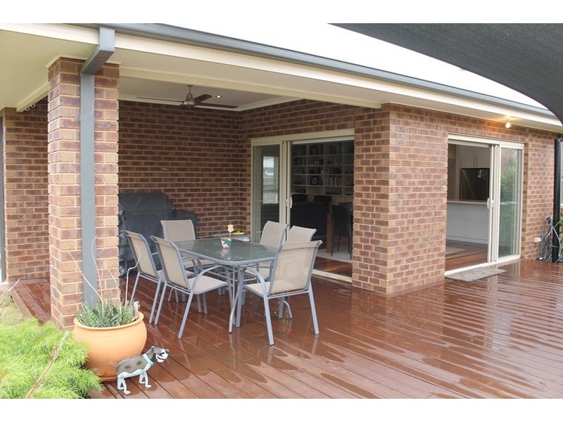 4 Alice Close, Bacchus Marsh VIC 3340