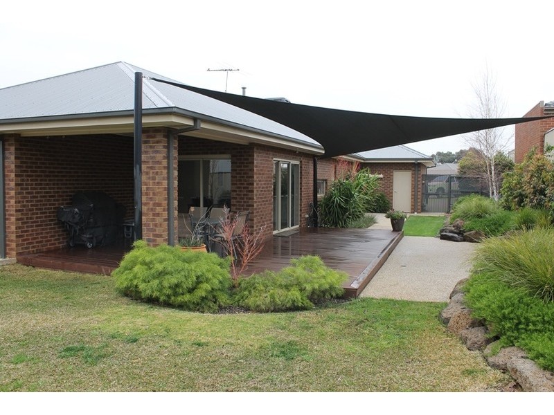 4 Alice Close, Bacchus Marsh VIC 3340