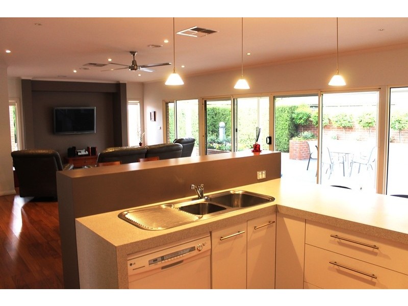 2/23 Manor Street, Bacchus Marsh VIC 3340