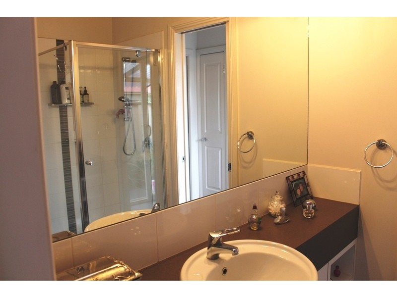 2/23 Manor Street, Bacchus Marsh VIC 3340