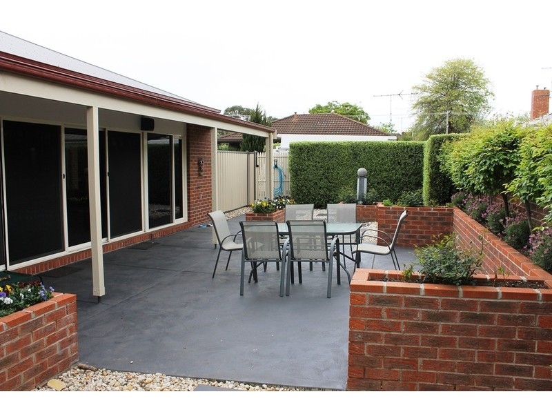 2/23 Manor Street, Bacchus Marsh VIC 3340