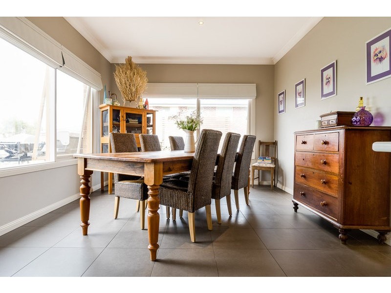 15 Maddison Circuit, Bacchus Marsh VIC 3340