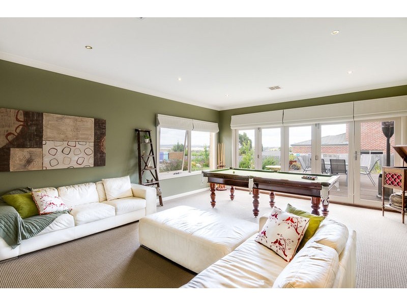 15 Maddison Circuit, Bacchus Marsh VIC 3340