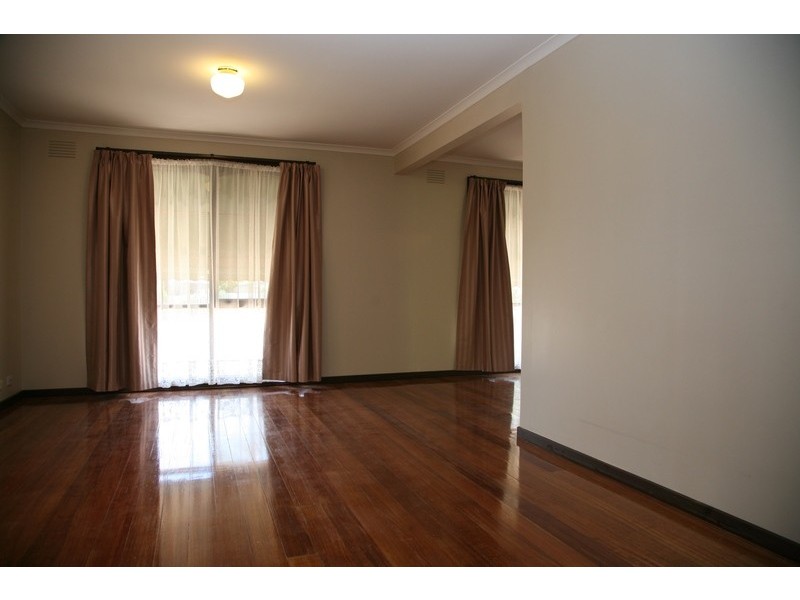 15 Beresford Crescent, Bacchus Marsh VIC 3340