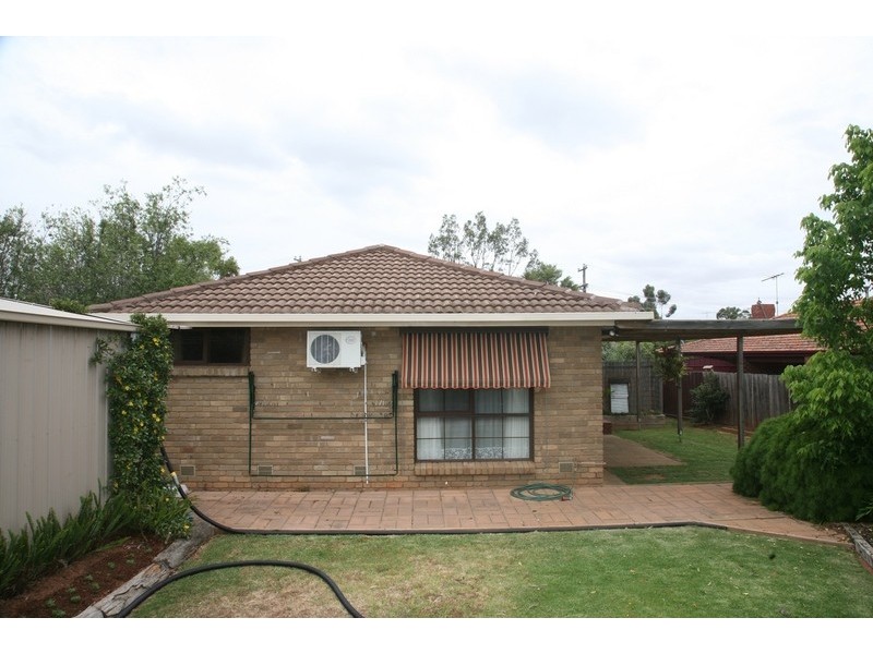 15 Beresford Crescent, Bacchus Marsh VIC 3340
