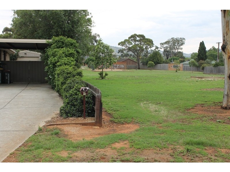 15 Beresford Crescent, Bacchus Marsh VIC 3340