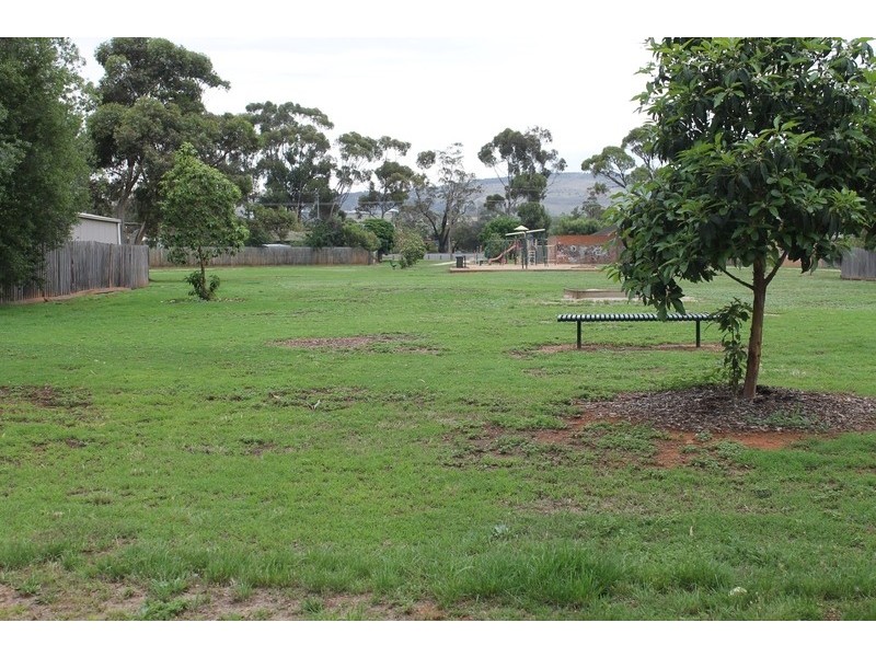 15 Beresford Crescent, Bacchus Marsh VIC 3340
