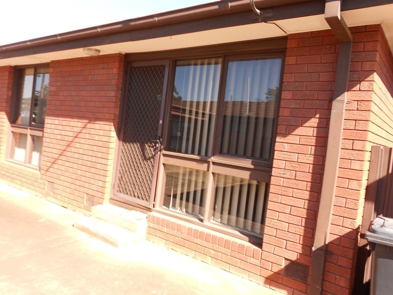 2/42 Raglan Street, Bacchus Marsh VIC 3340