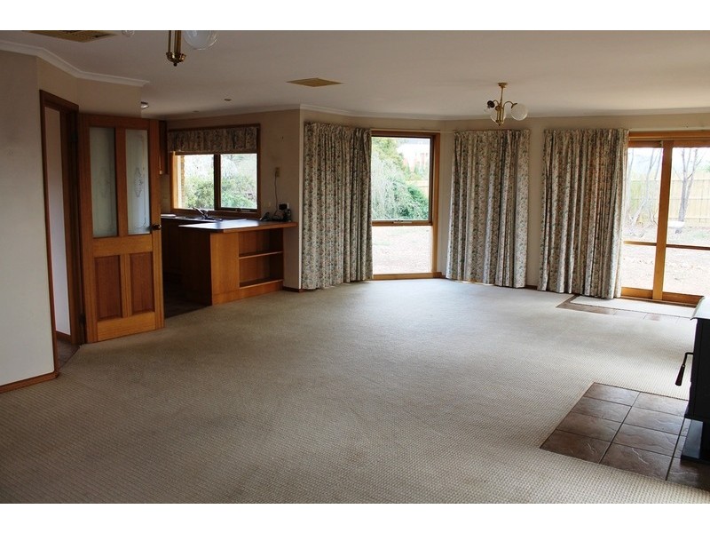 10 Swans Road, Bacchus Marsh VIC 3340
