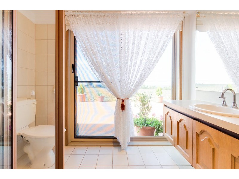 48 Bences Road, Bacchus Marsh VIC 3340