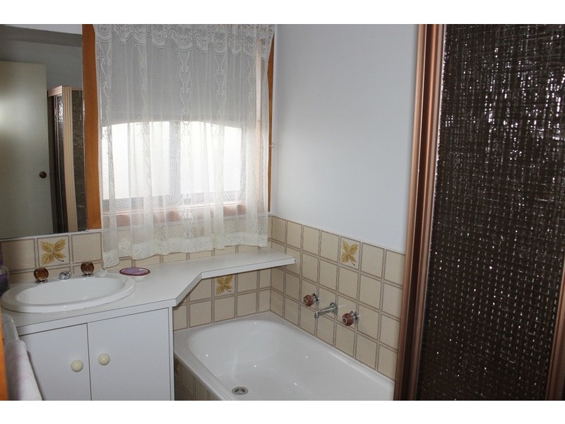 2/20 Simpson Street, Bacchus Marsh VIC 3340