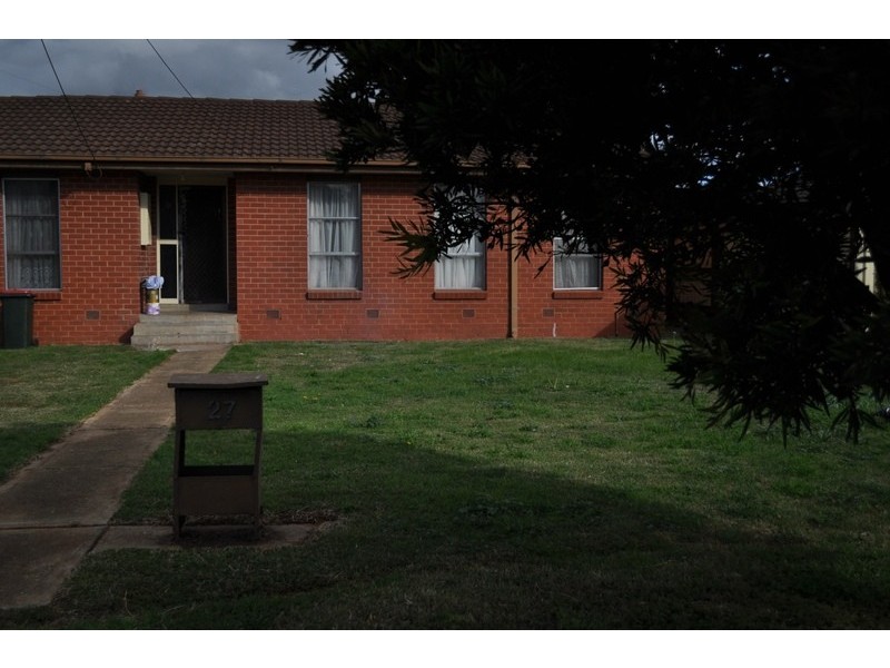 27 Jonathon Drive, Bacchus Marsh VIC 3340
