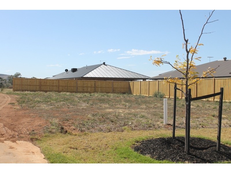 16 Sweet Avenue, Bacchus Marsh VIC 3340