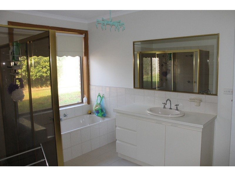 5 Charltonian Close, Bacchus Marsh VIC 3340