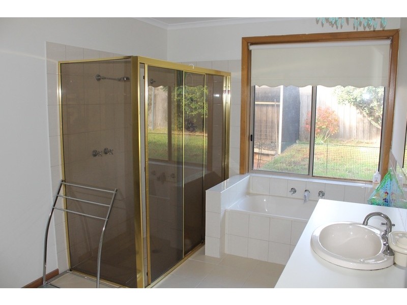 5 Charltonian Close, Bacchus Marsh VIC 3340
