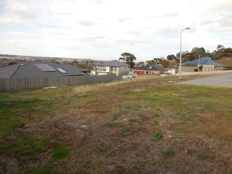 61 Riversdale Crescent, Bacchus Marsh VIC 3340