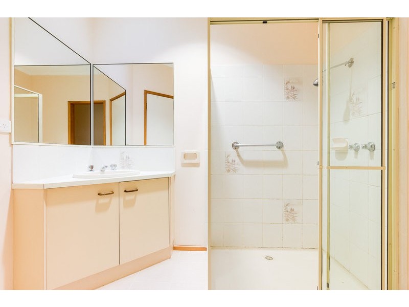 8 Gulline Close, Bacchus Marsh VIC 3340