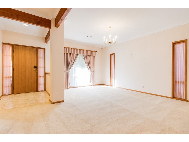 8 Gulline Close, Bacchus Marsh VIC 3340