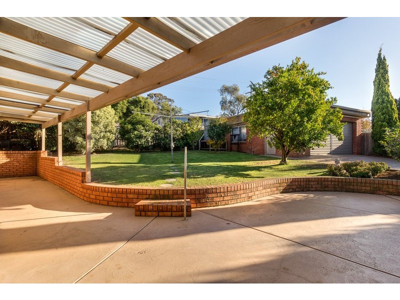 8 Gulline Close, Bacchus Marsh VIC 3340