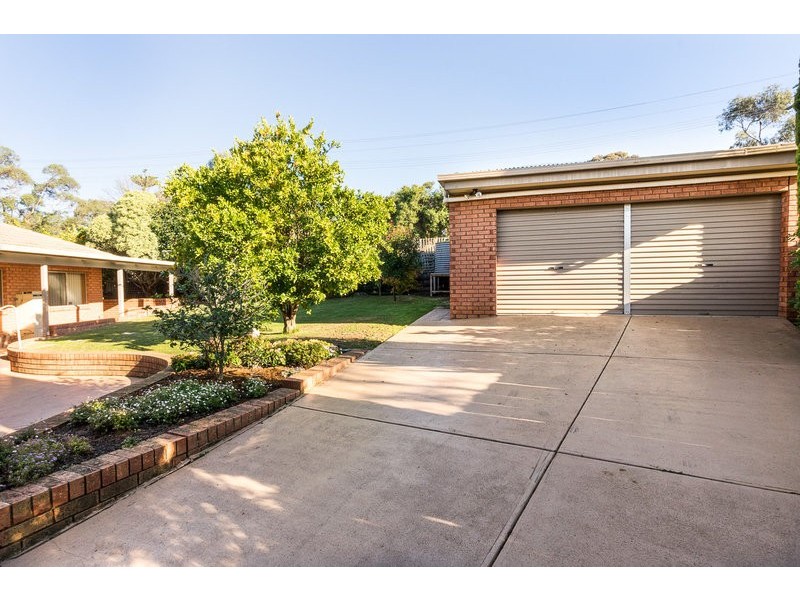 8 Gulline Close, Bacchus Marsh VIC 3340