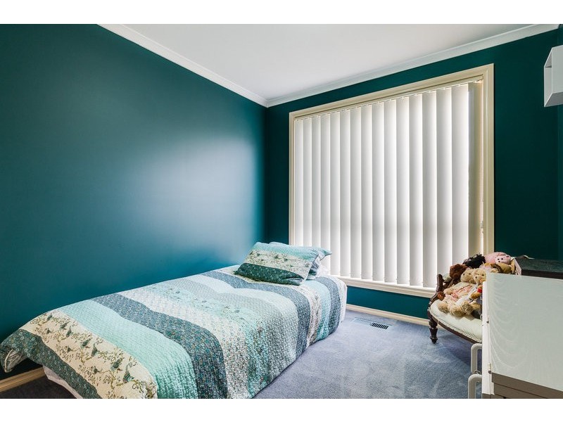 7 Hine Court, Darley VIC 3340