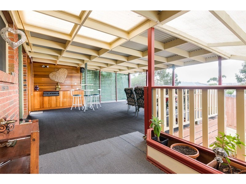 7 Hine Court, Darley VIC 3340