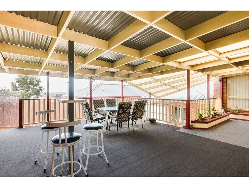 7 Hine Court, Darley VIC 3340