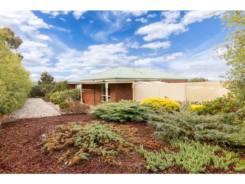 7 Hine Court, Darley VIC 3340